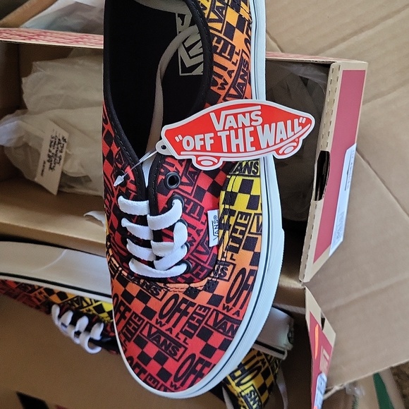 New Vans Authentic Flame logo - Picture 5 of 5